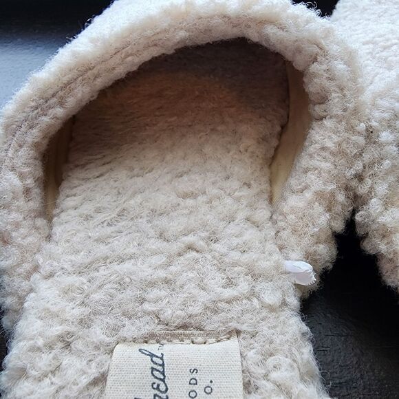 Universal Threads Sherpa Memory Foam Slippers - Picture 2 of 10